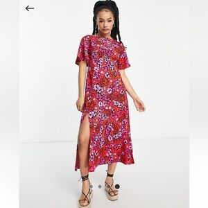 Flutter Sleeve Midi Dress in Floral Print